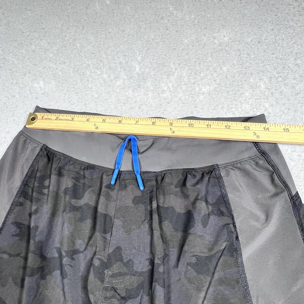 Lululemon Shorts Mens Small Gray Camo Athletic Side Zip Performance Stretch