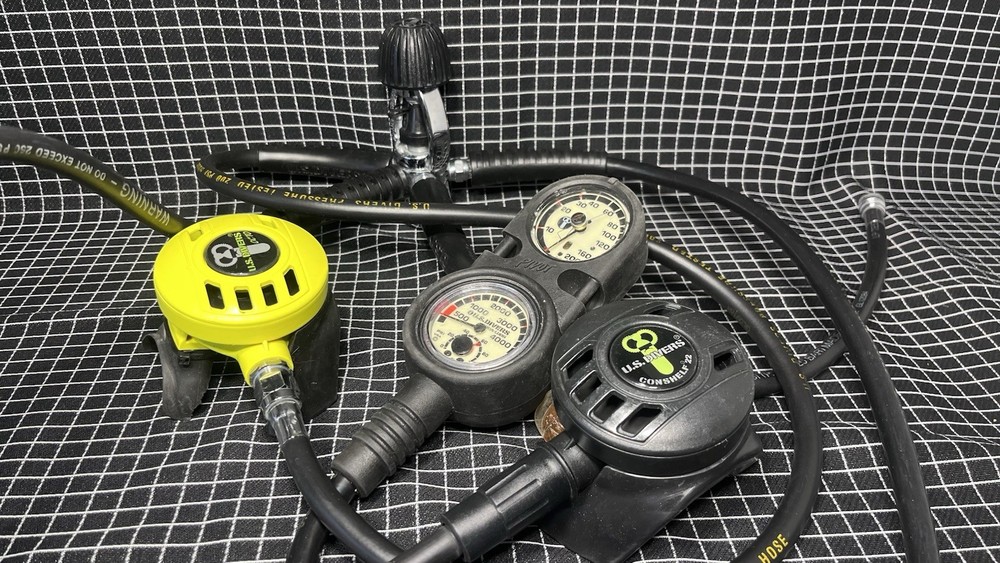 Scuba U.S. Divers Aqua Lung Conshelf 22 Regulator Set Octo + SPG Console Compass