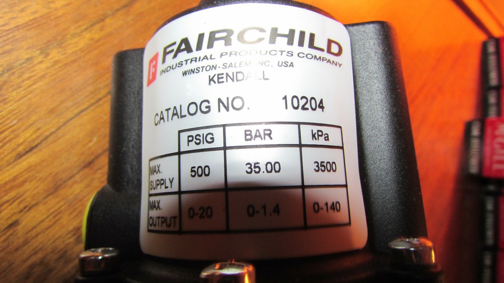 FAIRCHILD MODEL 10 10204 PNEUMATIC PRECISION REGULATOR