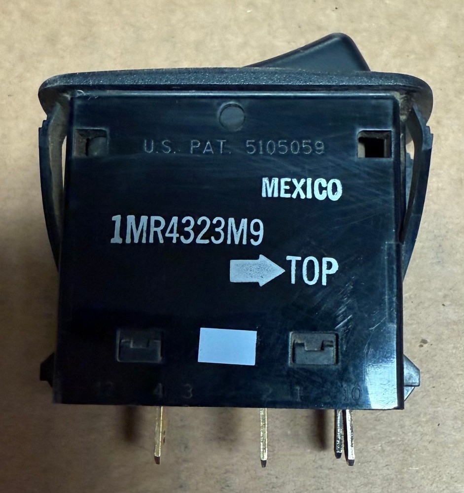 MACK Speed Control Rocker Switch 1MR4323M9