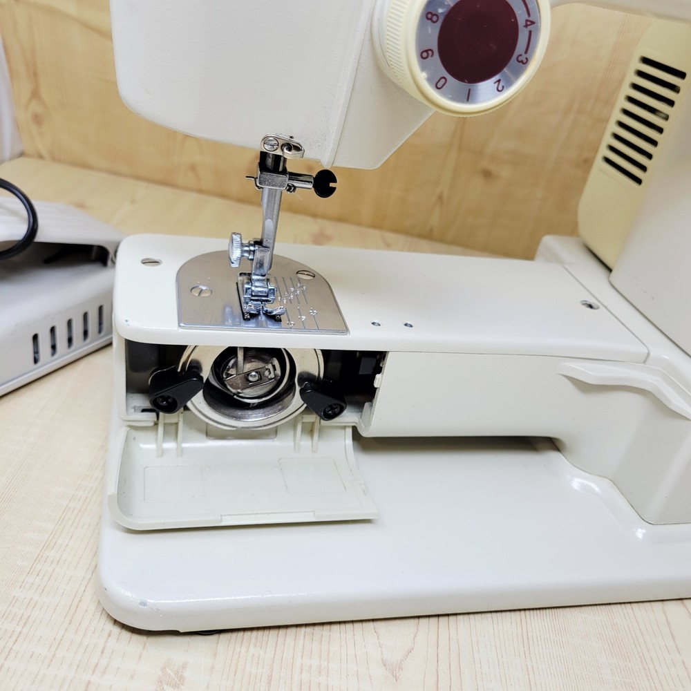 Necchi Sewing Machine 523 Works MISSING TABLE
