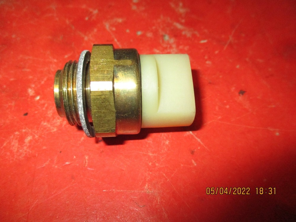 AUDI-PORESCHE-VOLSWAGEN-1977-2002---Engine Cooling Fan Switch