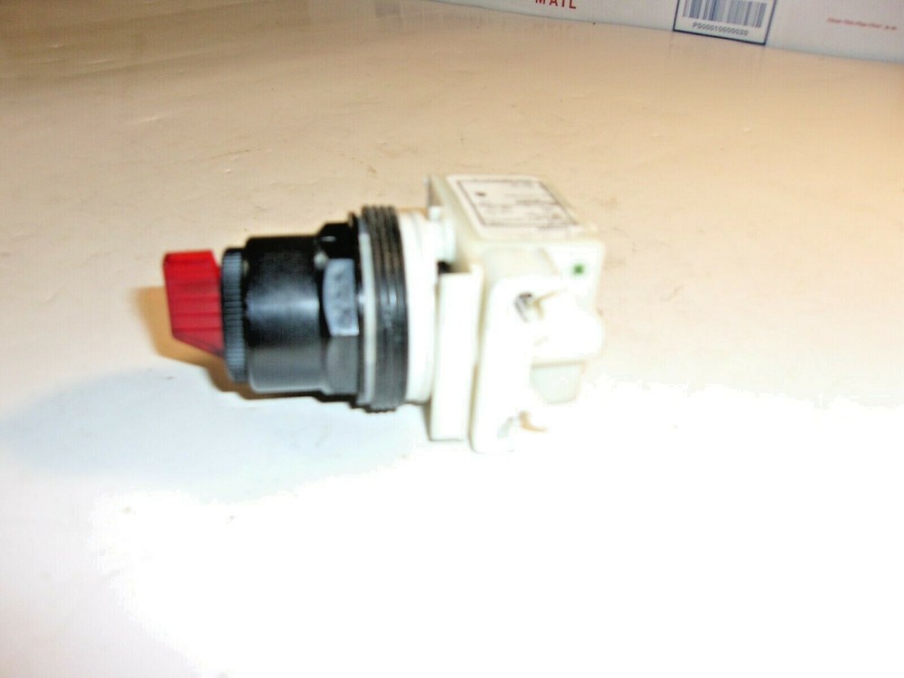 Schneider Electric 9001KM38LR Light Module 120V Red