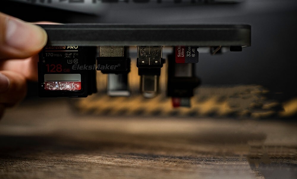 USB Thumb Flash Pen Drive & Memory Card Holder Case - Electronics Organizer