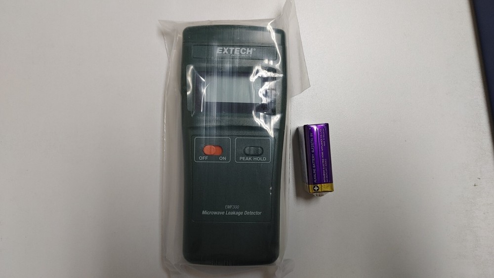 EXTECH Instruments EMF300 Microwave Leakage Detector 2dB LCD