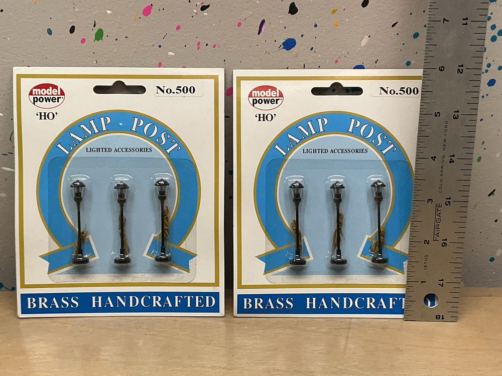 HO SCale Lighted Lamp Posts No 500 Round