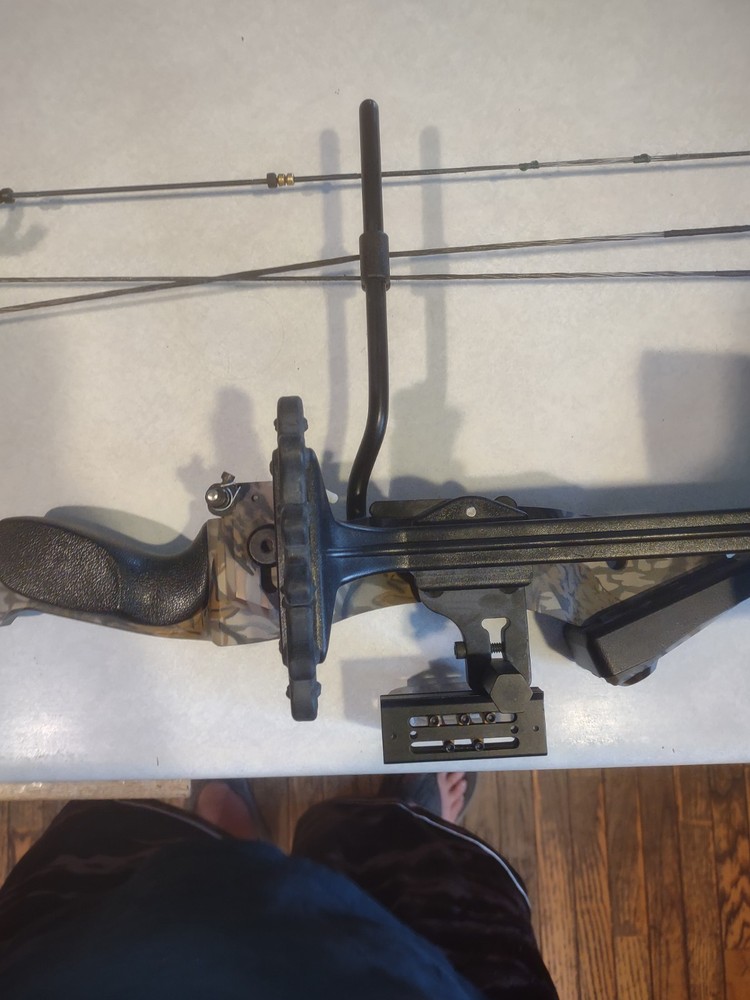 Camouflage Compound Bow 70 Lb.29 String.2901cable Tune.95.5string Length.