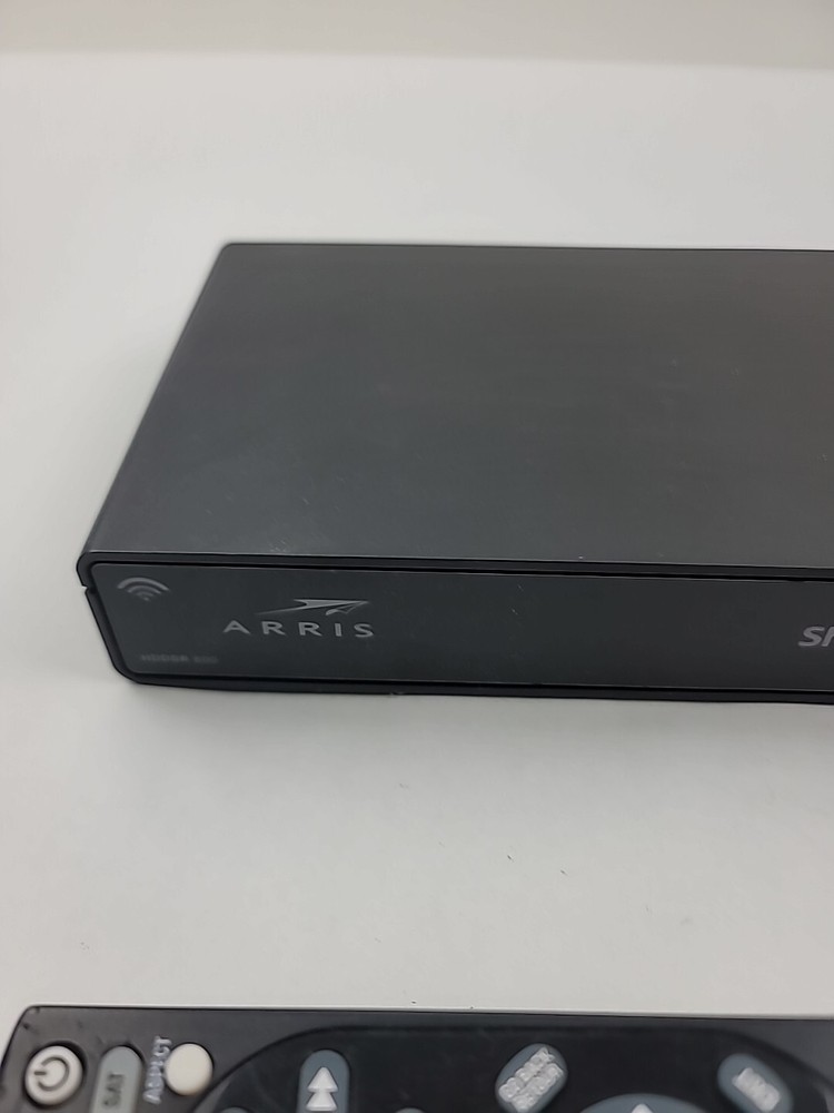 Shaw Direct HDDSR 800 Satellite Receiver With Remote, Power Adaptor Read