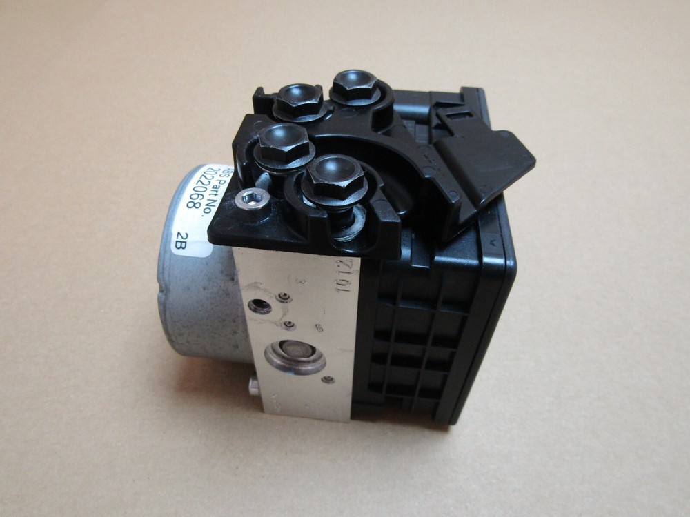 Triumph Rocket 3 GT 2021 ABS pump control unit module (9536)