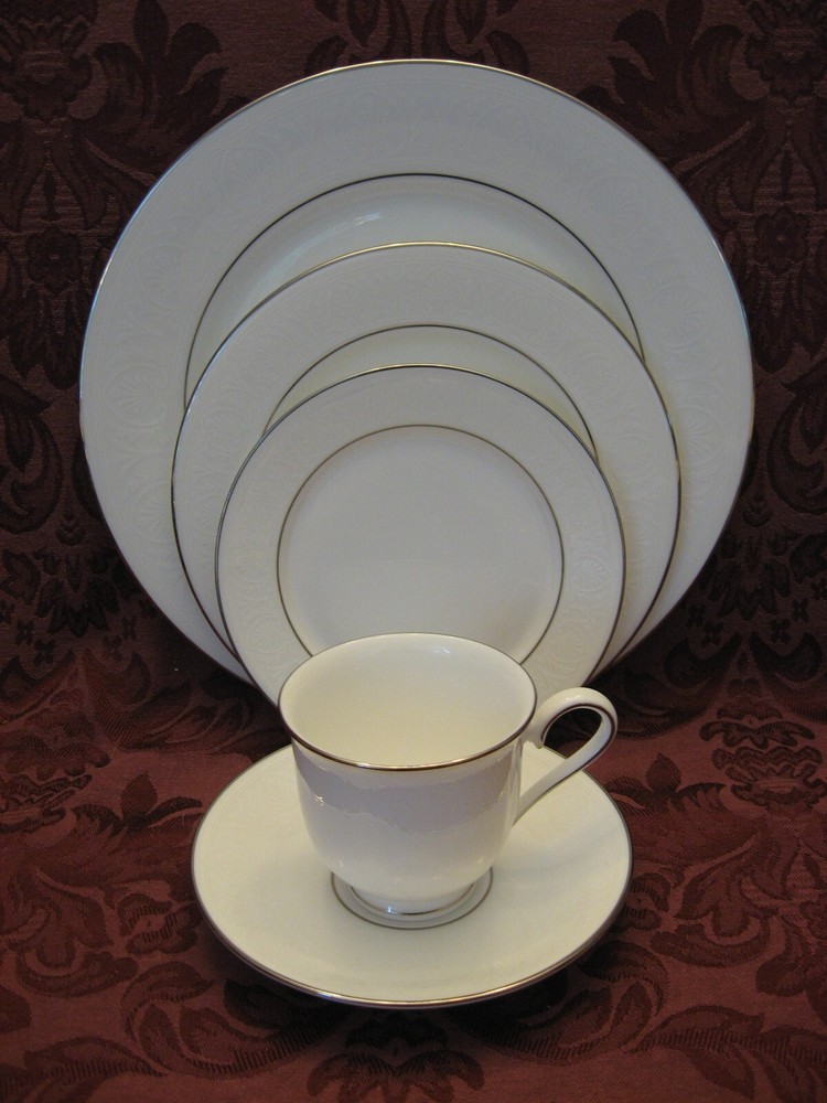 Lenox Hannah Platinum China 5-Pc Place Setting (B) - Excellent!