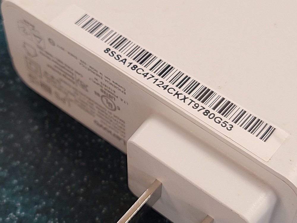 Lenovo CD-24501F Smart Clock w/ Google Assistant – Touchscreen – WiFi