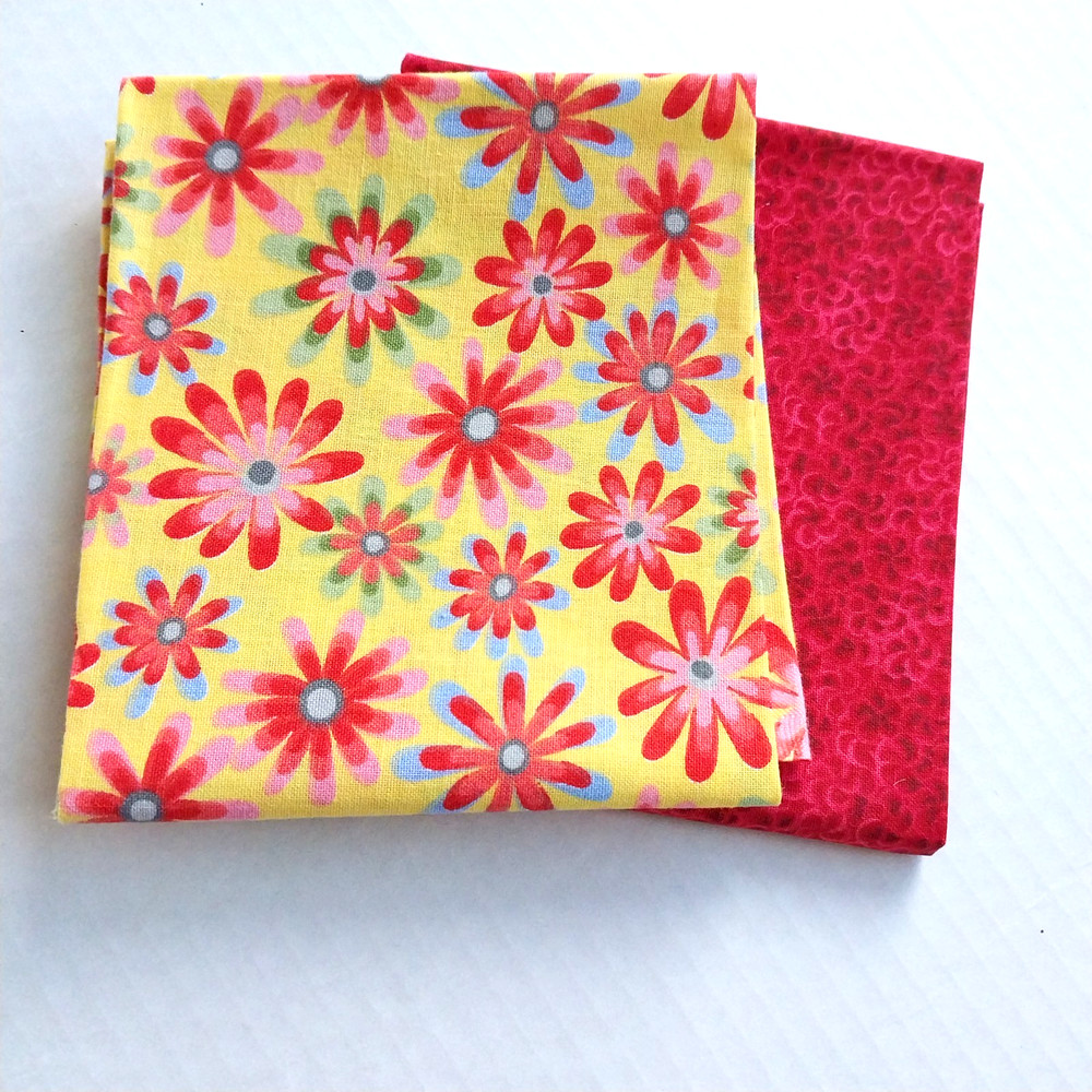 Fat Quarter Bundle 2pcs  100% Quilters Cotton