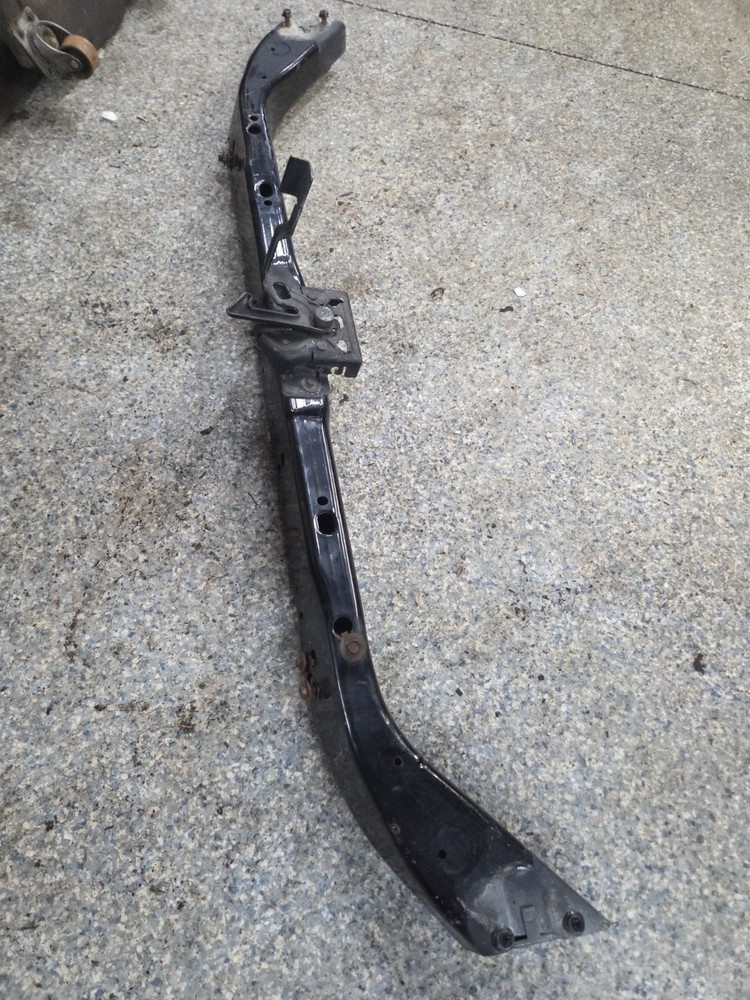 2005 Ford F250 UPPER core Support