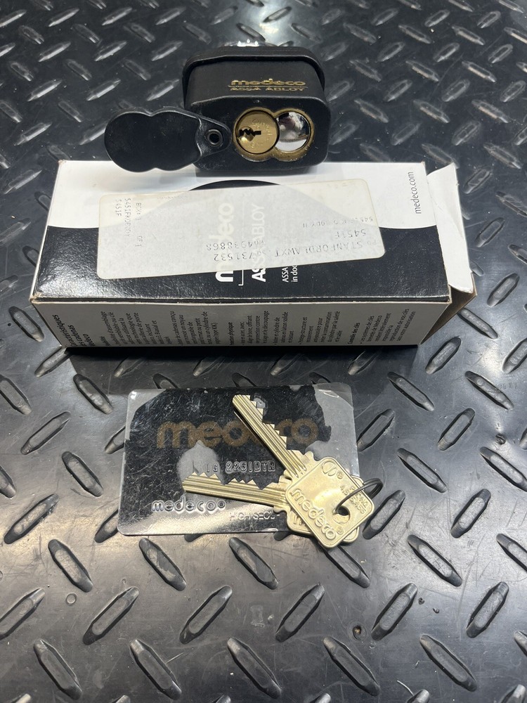 Medeco High Security Padlock W/ 2 keys