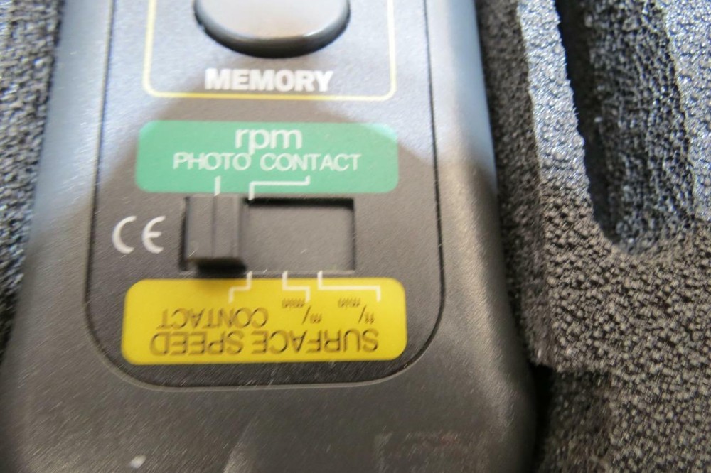 Extech 461995 Combination Contact/Laser Photo Tachometer