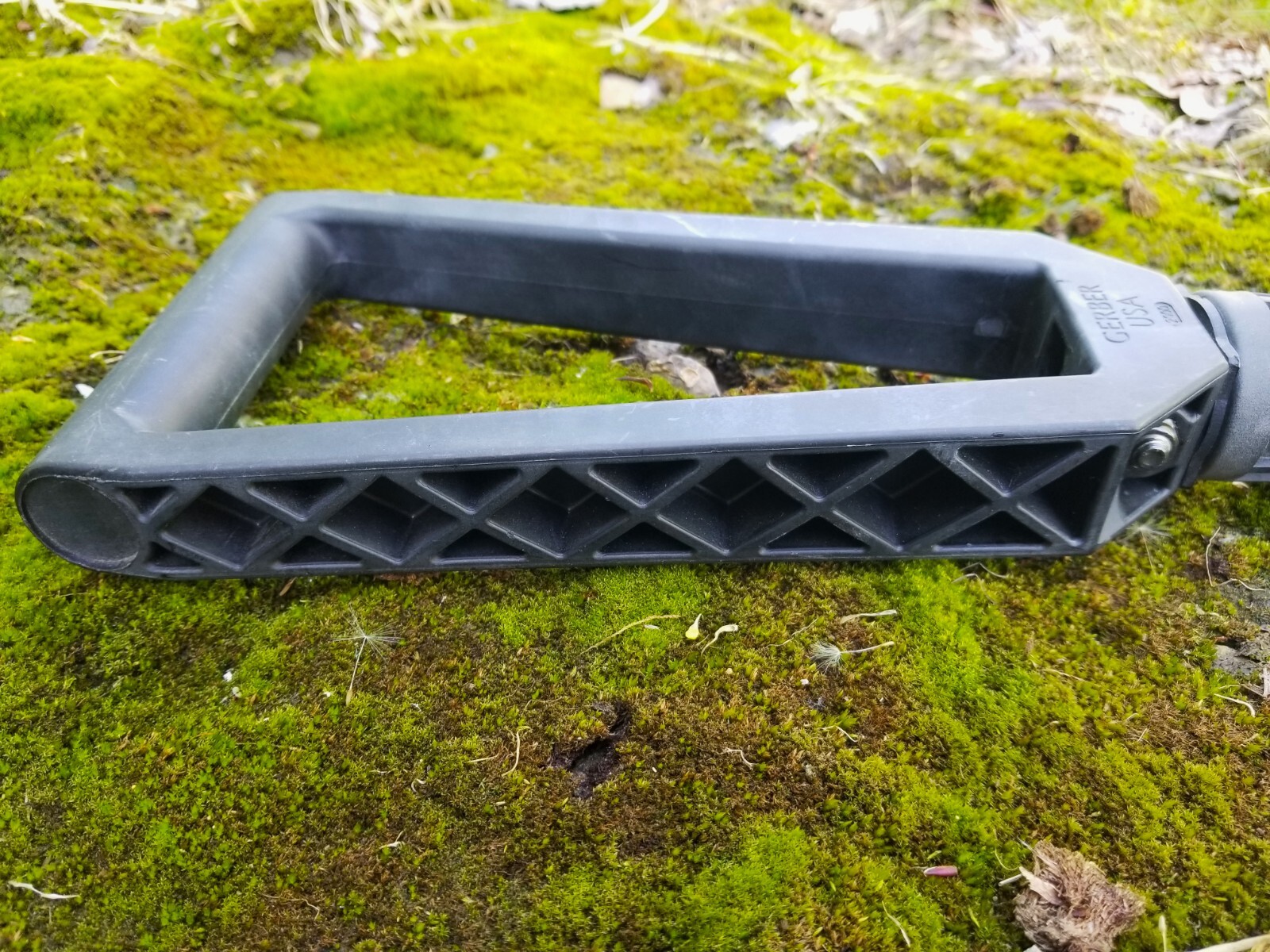 US Military GERBER 2000 E-TOOL Entrenching Folding Shovel w/ SERRATED EDGE VGC