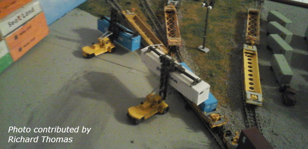 N Scale Kalmar Container Loader Kit - Model Railroad by Showcase Miniatures (21)