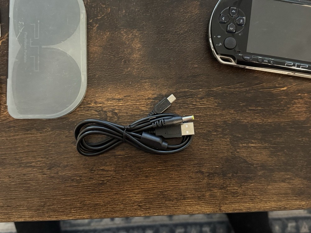 PSP 1000 with extras | READ DESCRIPTION