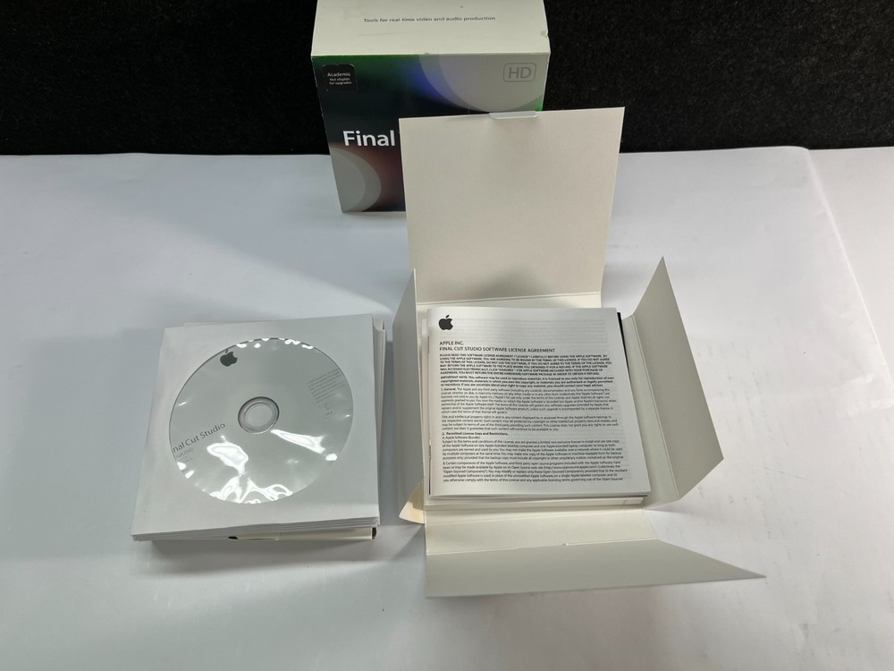 Apple MB647Z/A Final Cut Studio Video Editing Software