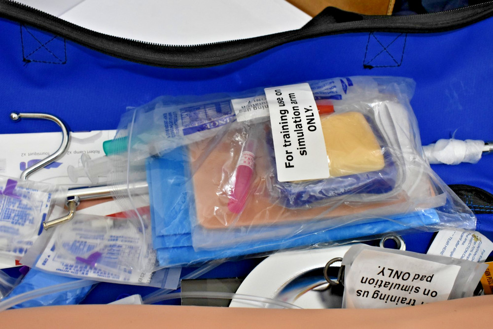 Practice Kit For Phlebotomy Venipuncture Practice Arm for Students Nurses Unused