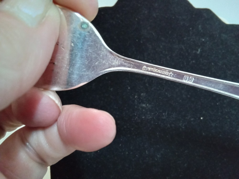 ROGERS & BROS. "FACINATION "PATTERN 2 DESSERT FOLKS 1 TEASPOON SILVERPLATED...