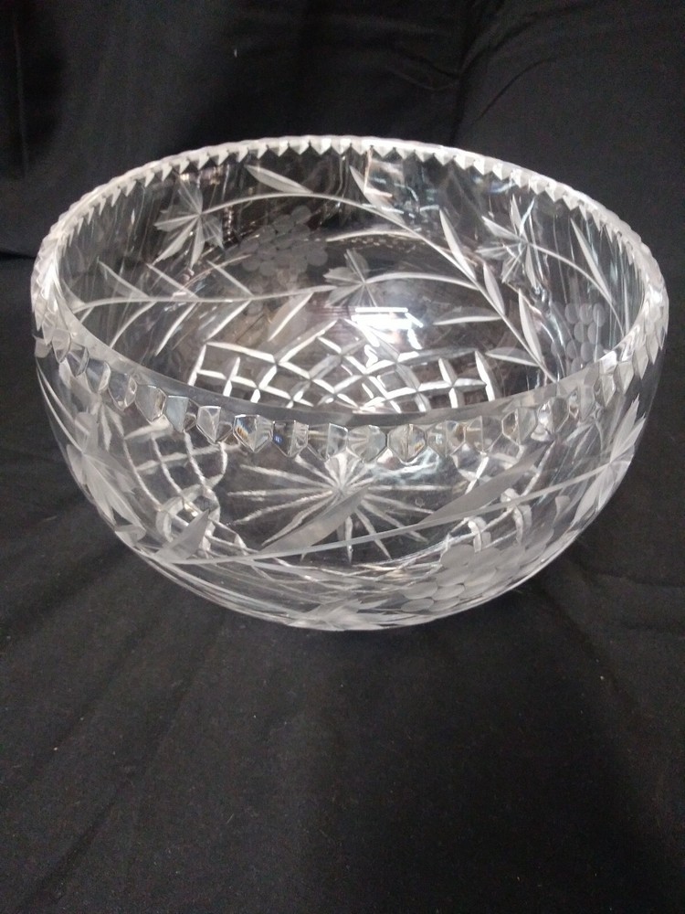 GLASS FRUIT BOWL