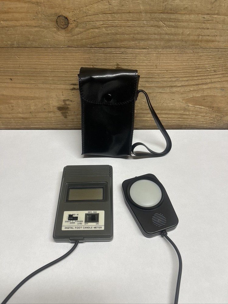 DFC-100 Digital Light Meter Foot Candle Lux Meter w/ Sensor Probe & Case