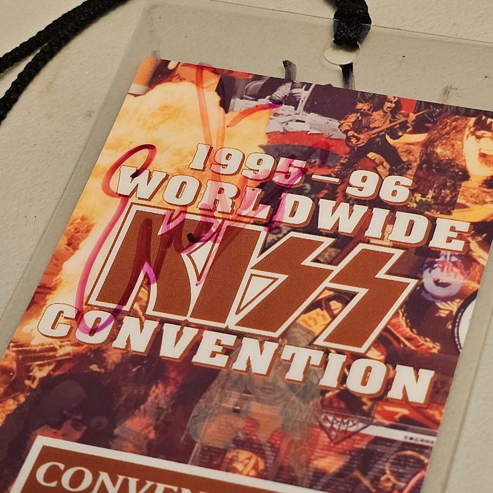 1995-96 Worldwide KISS Convention pass #00036 SIGNED BY ALL Laminate & Lanyard