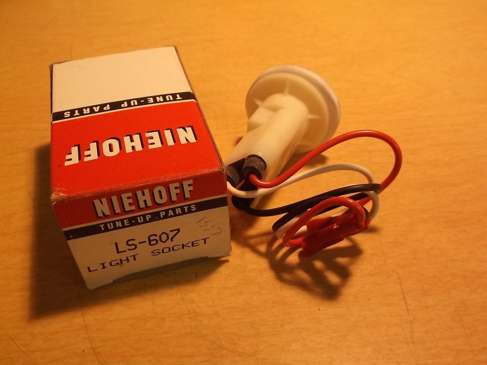 NEW Niehoff LS-607 Light Socket *FREE SHIPPING*