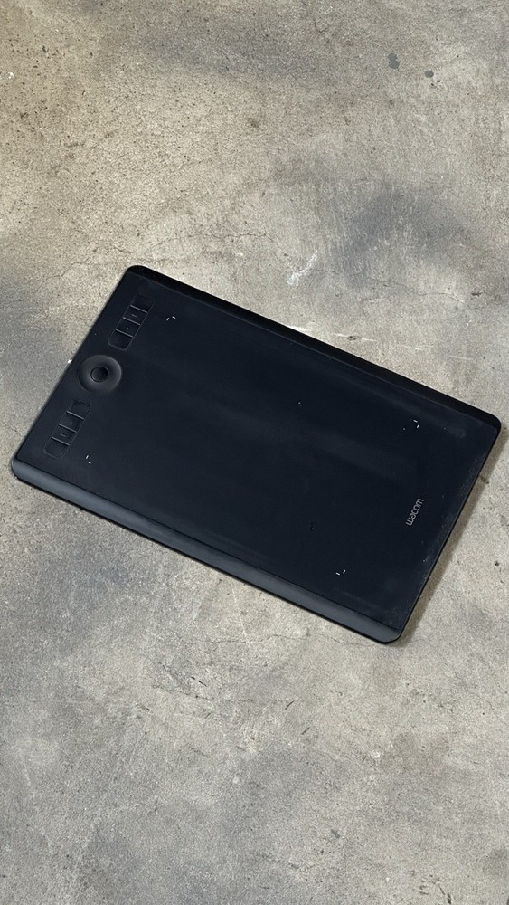 Wacom PTH660 Intuos Pro Graphic Tablet