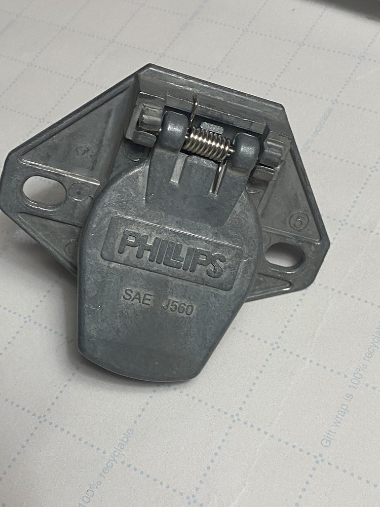 Phillips 15-720 7-Way Heavy Duty STA-DRY 2-Hole Wire Insertion Split Pin Socket