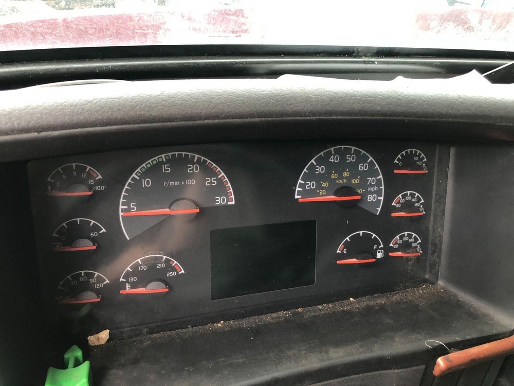 2003-2008 Volvo VNL Speedometer Instrument Cluster - Used
