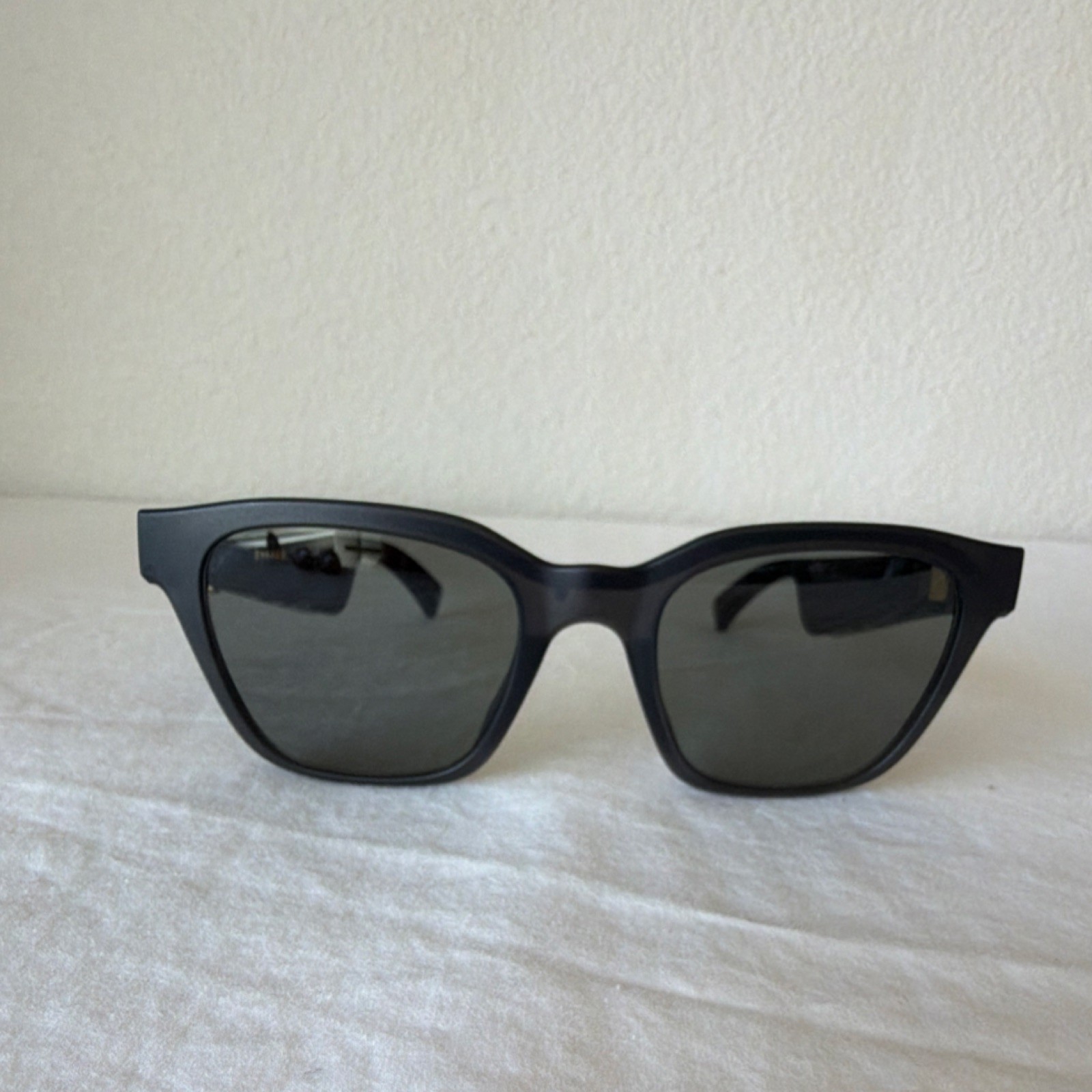 Bose ALTO Frames BMD0006 Bluetooth USB Smart Audio Sunglasses with Case