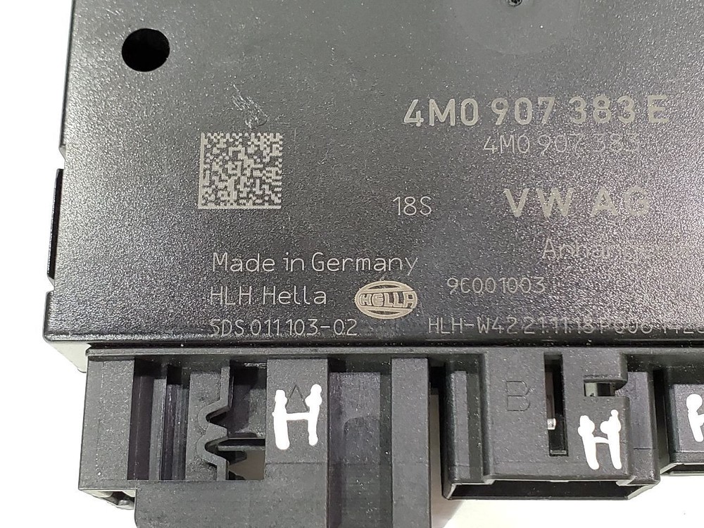 2019 Audi Q7 OEM Trailer Detection Module 4m0907383e