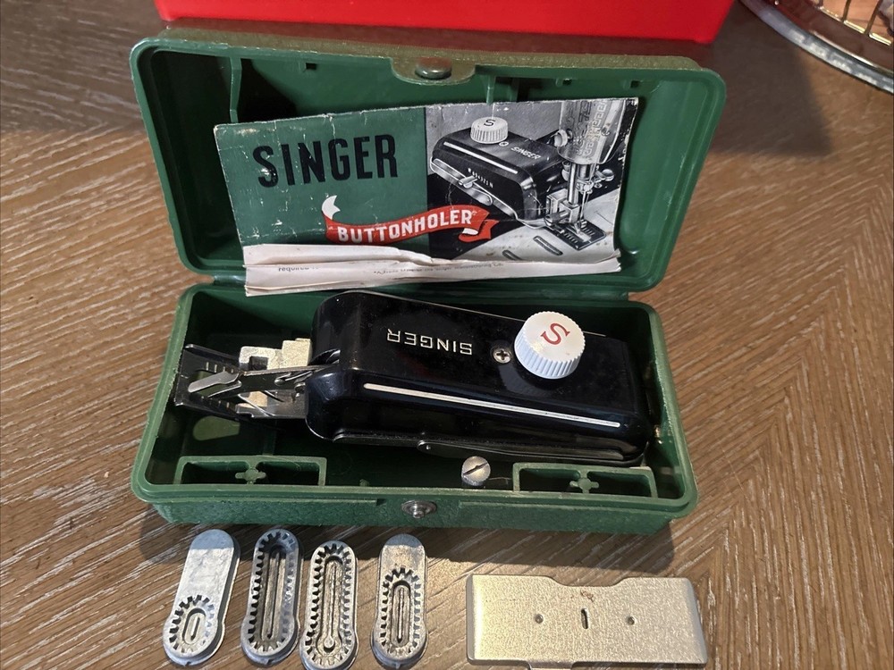 Singer Sewing Machine Button Hole Attachment VINTAGE Hand Held with Case (B2)