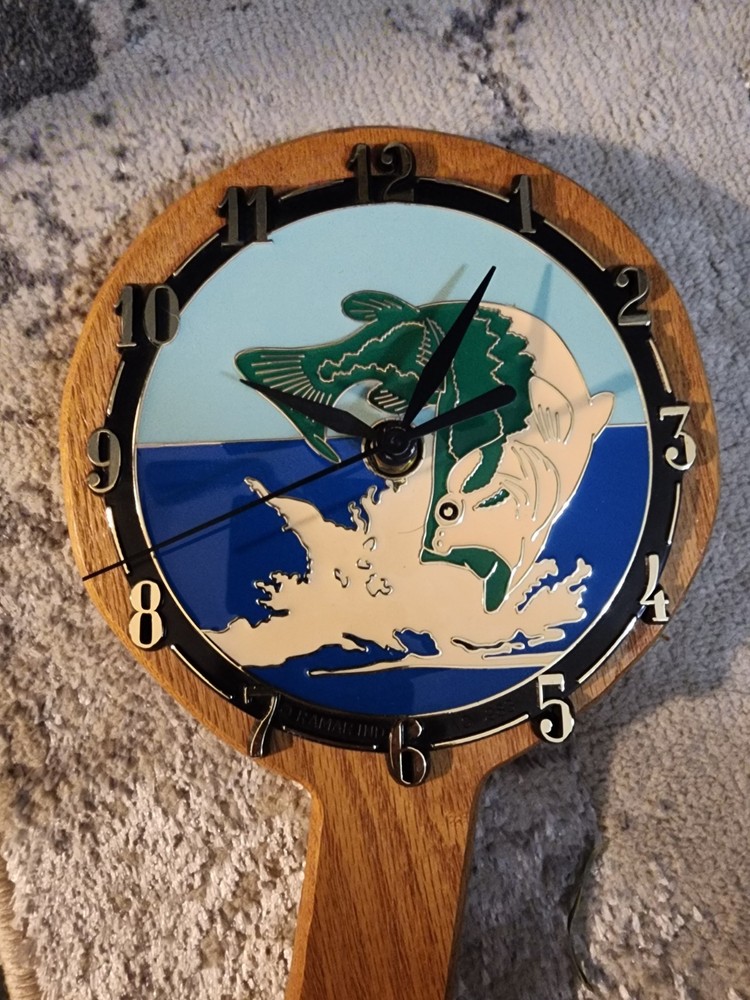 Ramar Ind 1983 Fish Hook Clock Walleye Wood