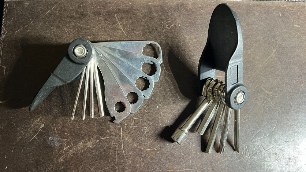 FREE SHIPPING Unbranded - clueless Multi tool Multi-tool