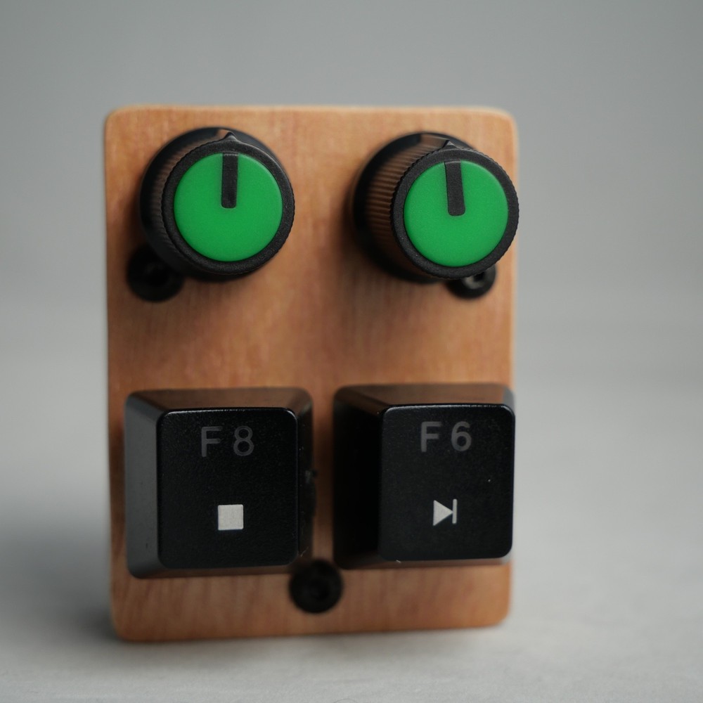 madMidiMini Compact Midi Controller with 2 Note Buttons 2 Potentiometers and LED