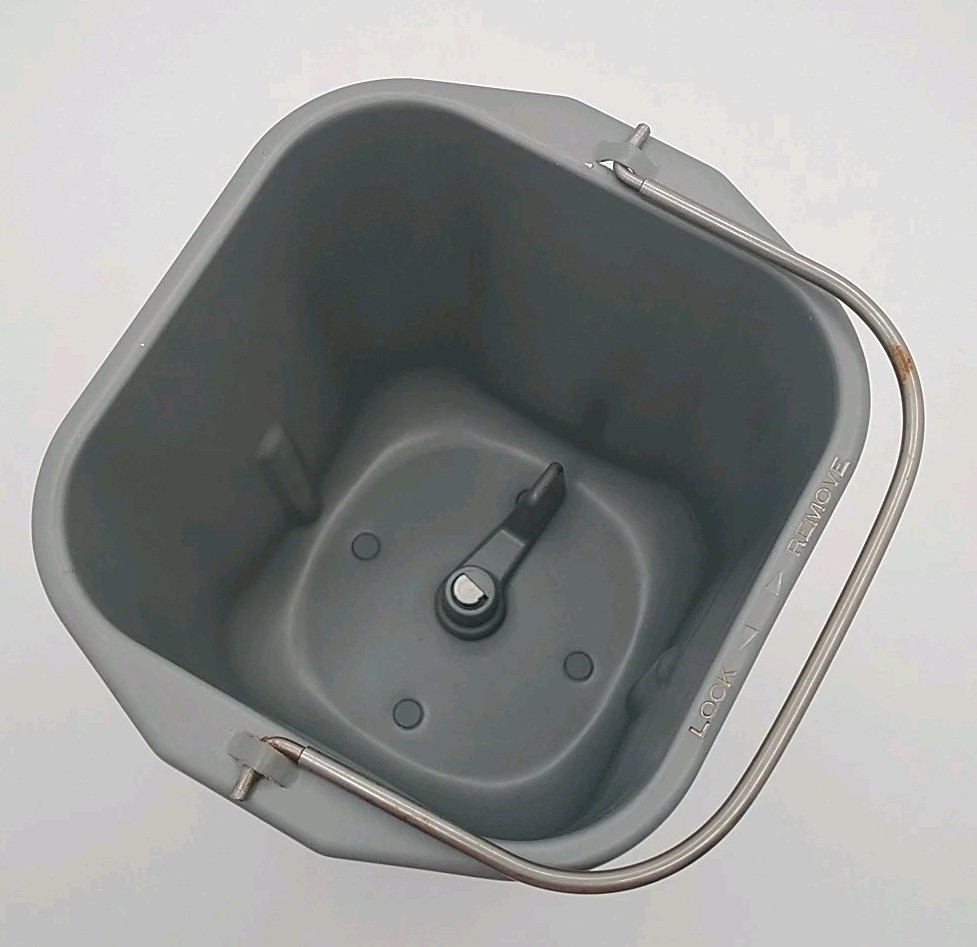 Breadman Plus TR-700 Breadmaker Replacement Paddle And Pan PARTS ONLY