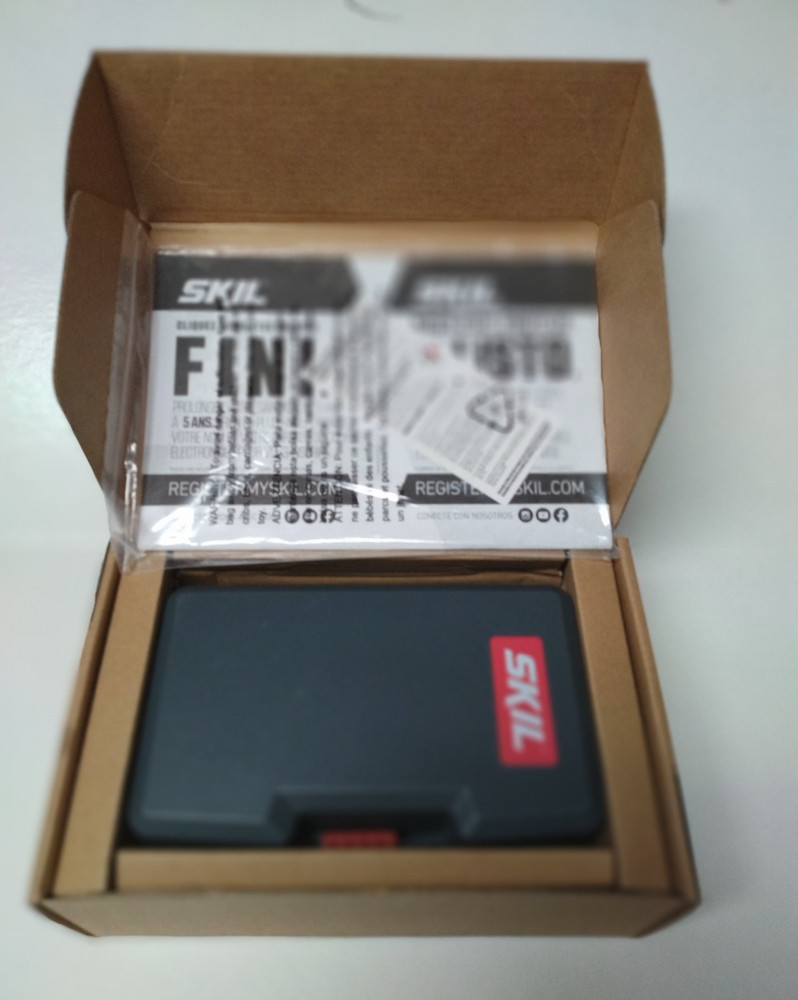 NIB SKIL Rechargeable 4V Cordless Screwdriver w/Circuit Sensor Technology + Bits