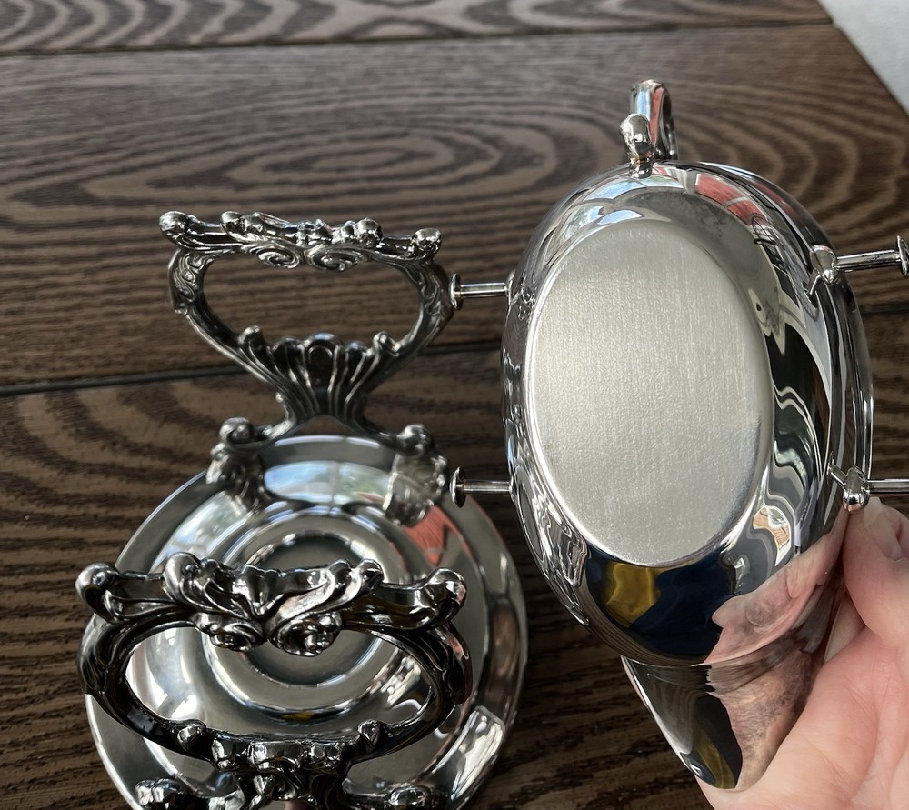 Vintage Beautiful Silver Plated Gravy Boat With Warming Stand Elegant