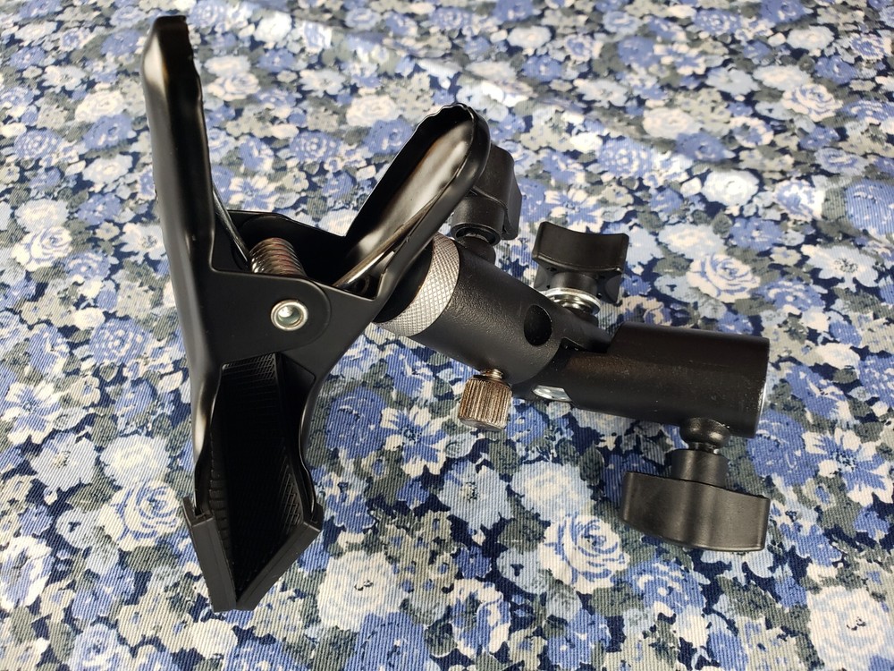 NEEWER Studio Reflector Clamp 9880 for Light Stand Fully Adjustable GREAT VALUE!