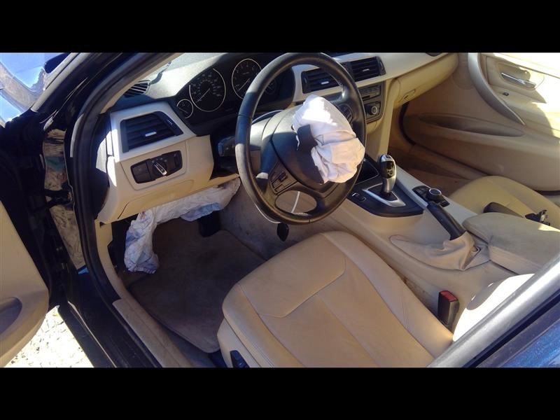 320I 2015 Fuse Box Cabin 685650