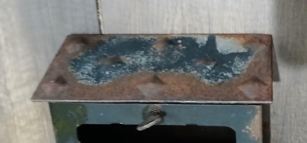 Vintage Colonial / Tudor Style Solid Steel & Brass Wall Mount Mailbox w/ rack