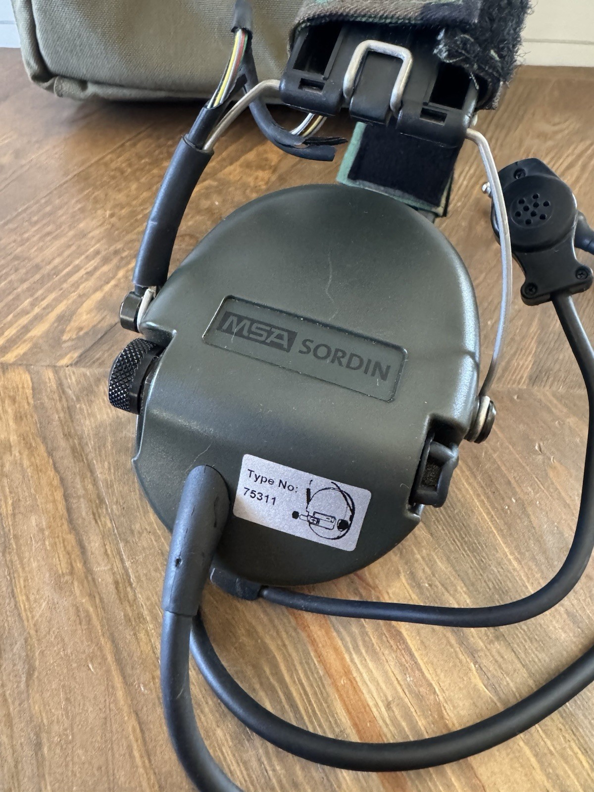 MSA SORDIN 75311 Dual Comms Headset and Carrying Case -Brittle Wire sleeve-