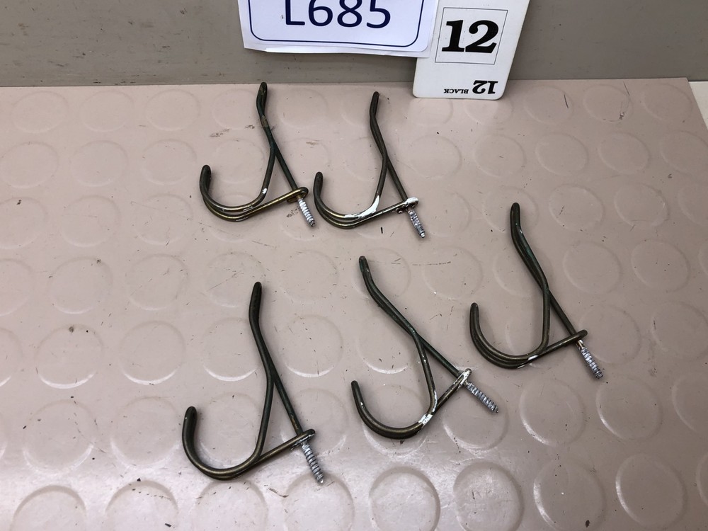5 Vintage Rustic Wire Screw-In Coat Hat Hooks - B12