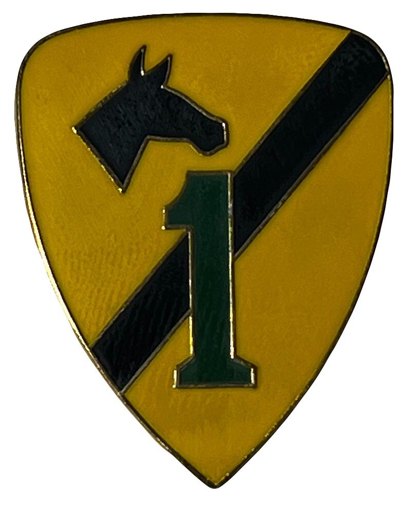 1st Cavalry Division Motorcycle Hat Cap Lapel Pin M-317