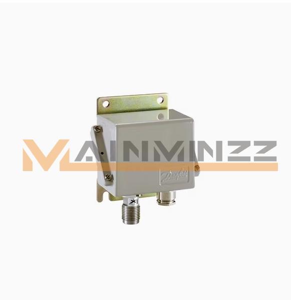One NEW Danfoss 084G2114 Pressure Transmitter Sensor