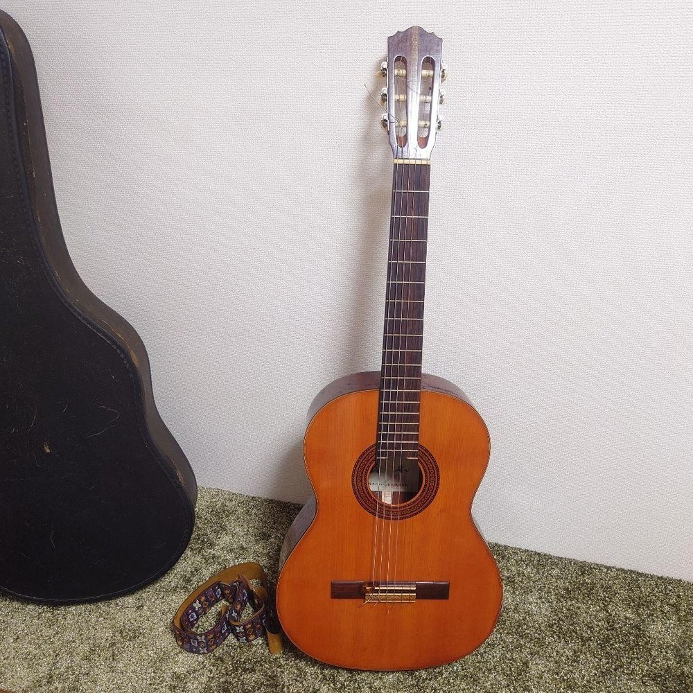 Suzuki Violin Model 36 Classical Guitar With Strap And Pick