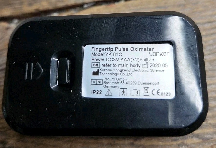 Yonker Fingertip Pulse Oximeter NEW-Open box Black